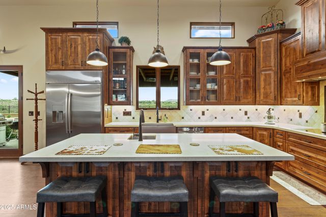 837 W Bralliar Road, Wickenburg, AZ 85390