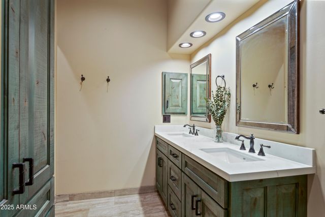 837 W Bralliar Road, Wickenburg, AZ 85390