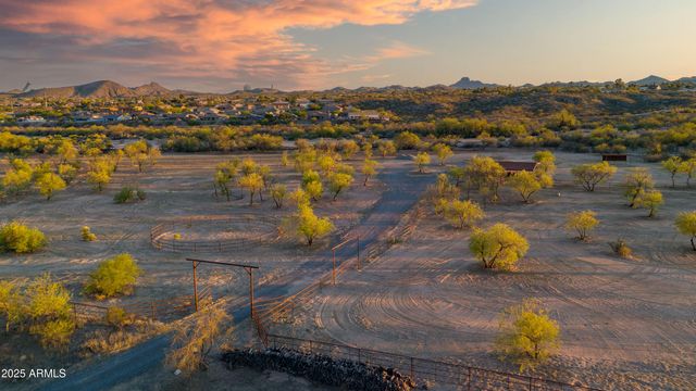 837 W Bralliar Road, Wickenburg, AZ 85390