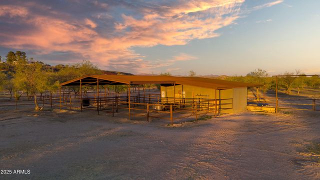 837 W Bralliar Road, Wickenburg, AZ 85390