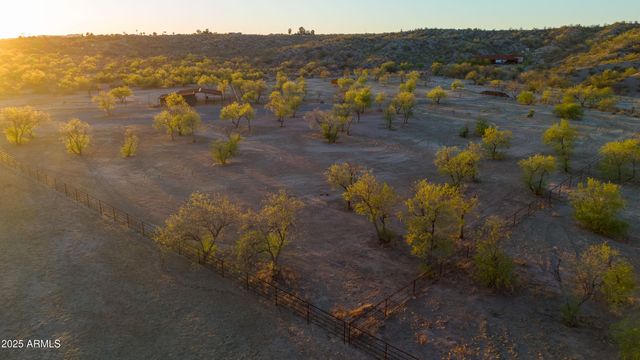837 W Bralliar Road, Wickenburg, AZ 85390