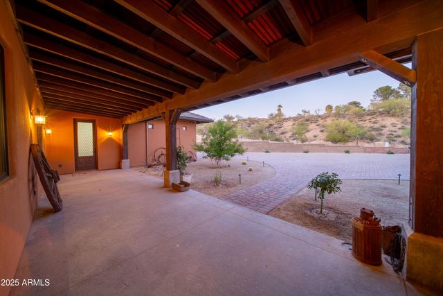 837 W Bralliar Road, Wickenburg, AZ 85390