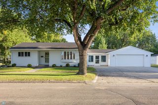 1204 20th Avenue S, Moorhead, MN 56560