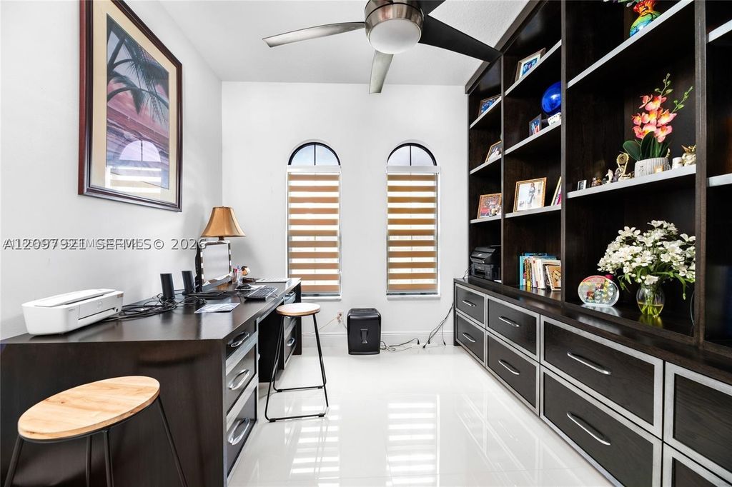 Image 11 of property listing at 8475 NW 39th Ct, Coral Springs, FL 33065