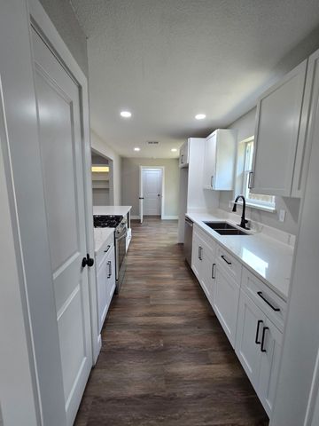 526 Doral Place, Garland, TX 75043