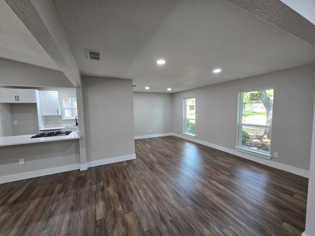 526 Doral Place, Garland, TX 75043