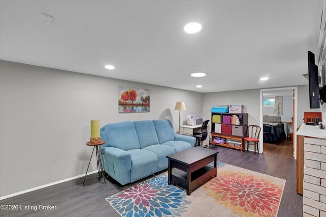628 N Birchwood Ave, Louisville, KY 40206