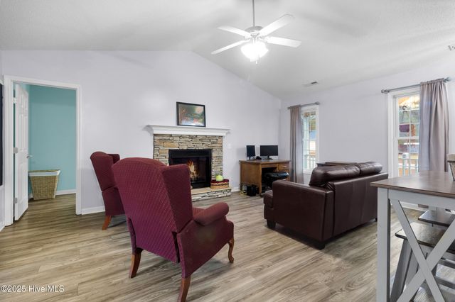 116 Gregory Drive, Jacksonville, NC 28540