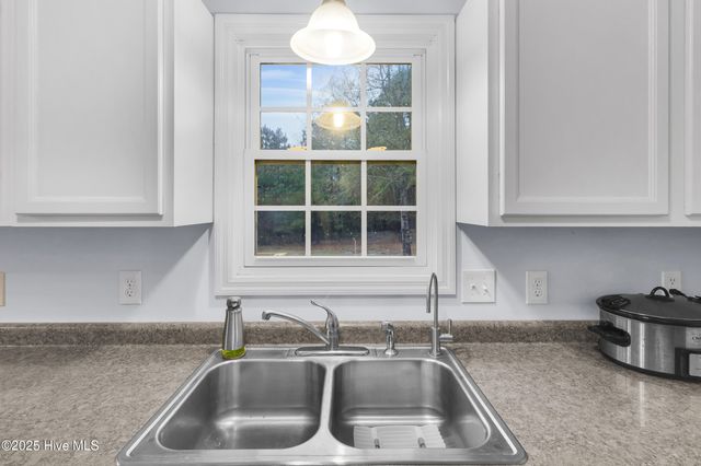 116 Gregory Drive, Jacksonville, NC 28540