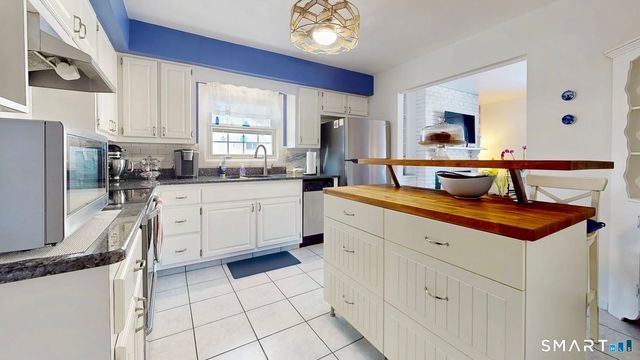 216 Anderson Avenue, Milford, CT 06460