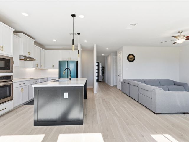 11416 Silver Queen Drive, Aubrey, TX 76227