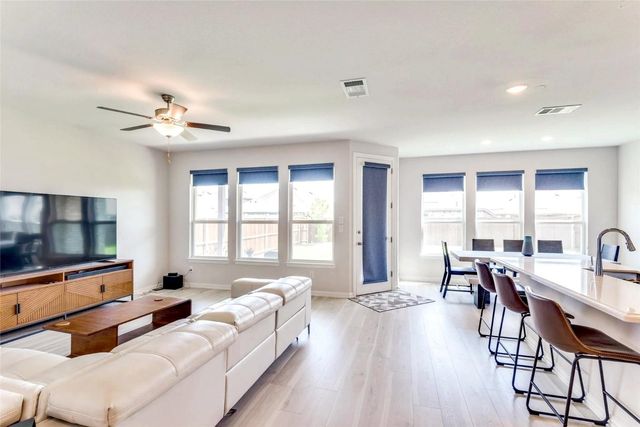 11416 Silver Queen Drive, Aubrey, TX 76227