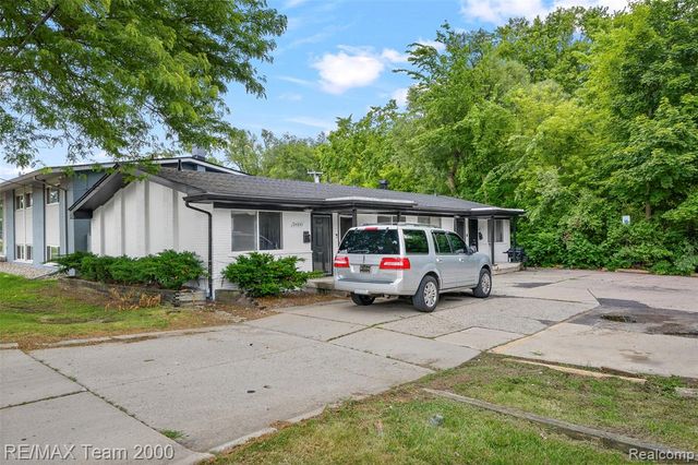 24821 5 Mile Road, Redford, MI 48239