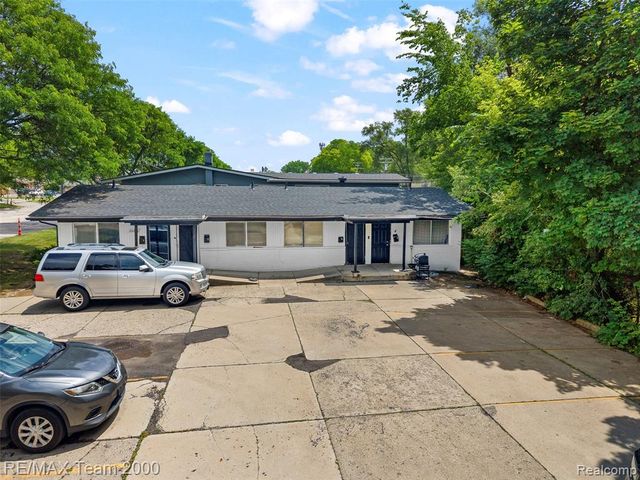 24821 5 Mile Road, Redford, MI 48239