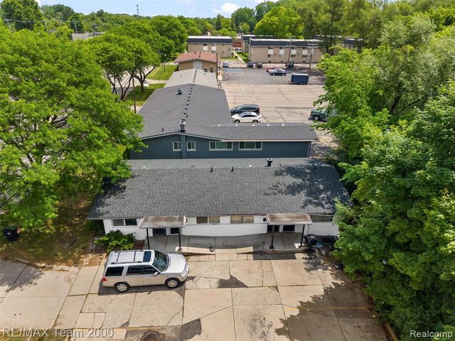 24821 5 Mile Road, Redford, MI 48239