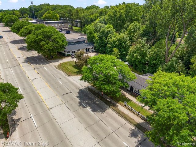 24821 5 Mile Road, Redford, MI 48239