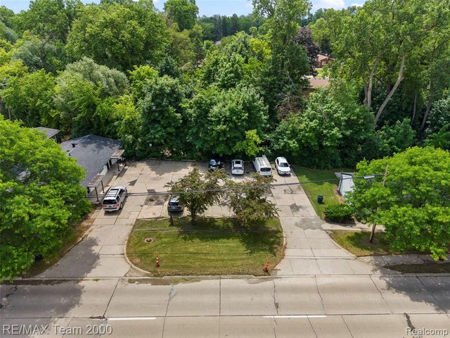 24821 5 Mile Road, Redford, MI 48239