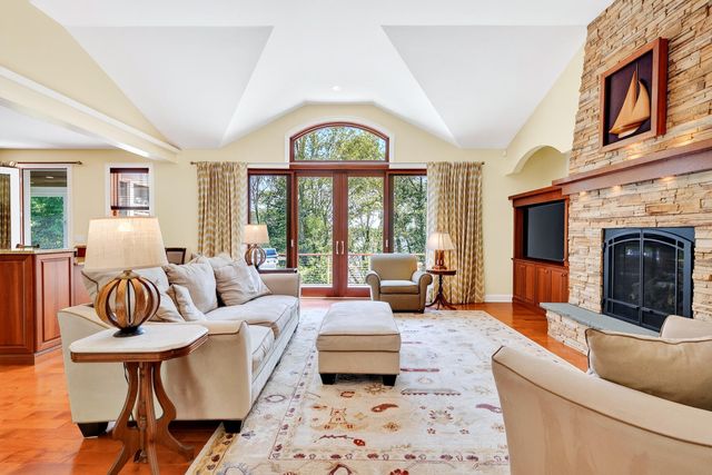 79 Pickerel Cove Circle, Mashpee, MA 02649