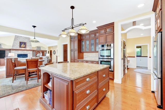 79 Pickerel Cove Circle, Mashpee, MA 02649