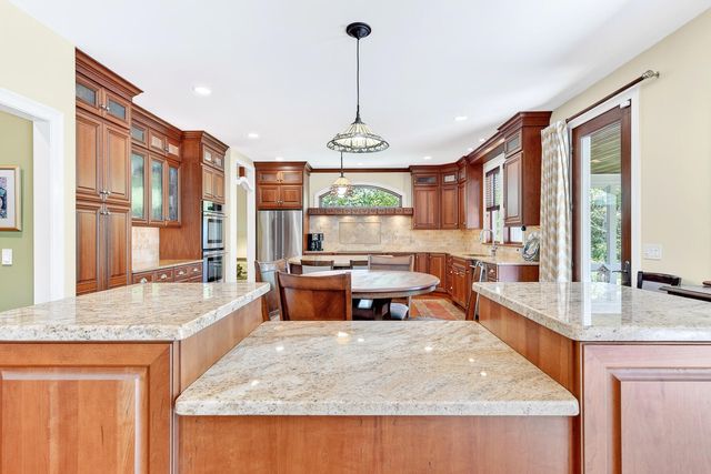 79 Pickerel Cove Circle, Mashpee, MA 02649