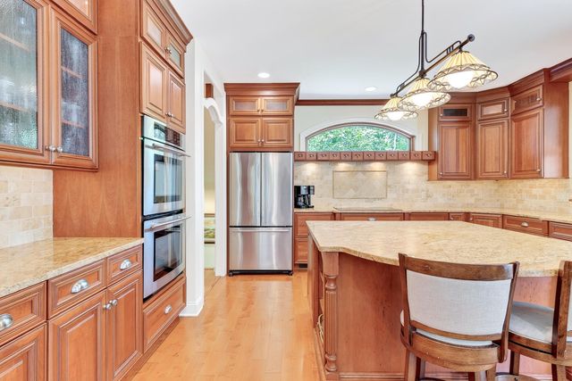 79 Pickerel Cove Circle, Mashpee, MA 02649