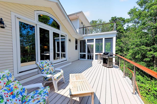 79 Pickerel Cove Circle, Mashpee, MA 02649