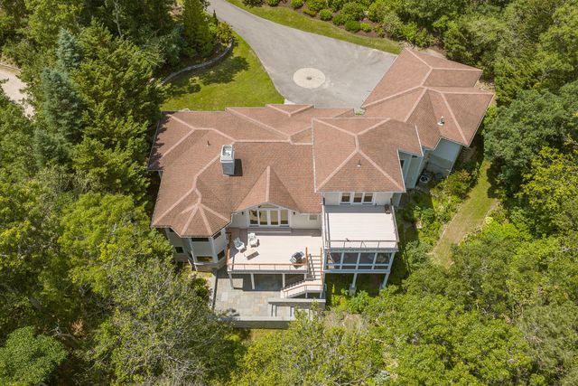 79 Pickerel Cove Circle, Mashpee, MA 02649