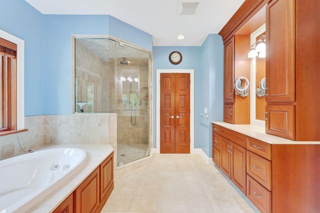 79 Pickerel Cove Circle, Mashpee, MA 02649