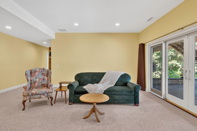79 Pickerel Cove Circle, Mashpee, MA 02649