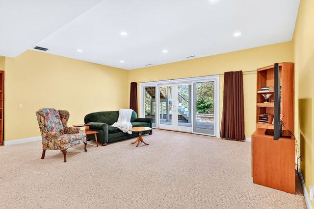 79 Pickerel Cove Circle, Mashpee, MA 02649