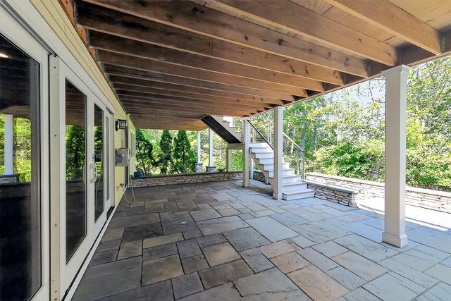 79 Pickerel Cove Circle, Mashpee, MA 02649