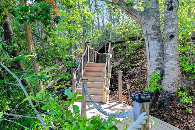 79 Pickerel Cove Circle, Mashpee, MA 02649