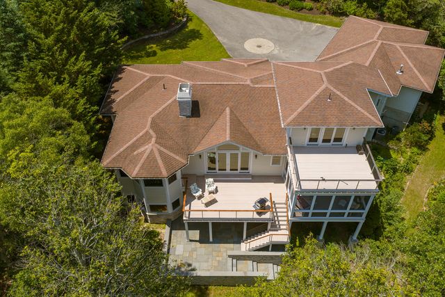 79 Pickerel Cove Circle, Mashpee, MA 02649