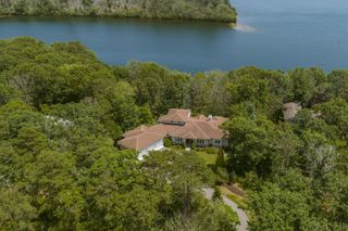 79 Pickerel Cove Circle, Mashpee, MA 02649