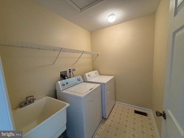 123 STIRRUP CIR, West Chester, PA 19382