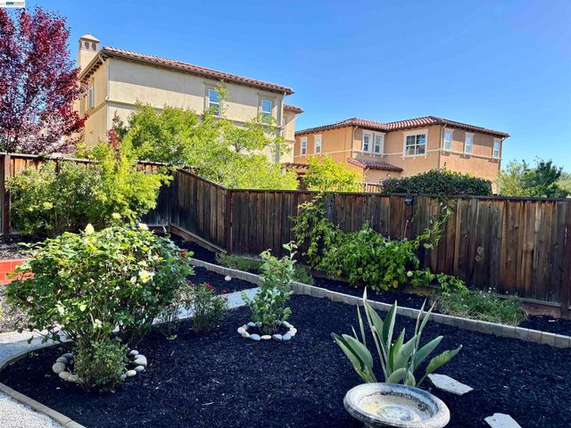 6180 Alpine Blue Dr, San Ramon, CA 94582