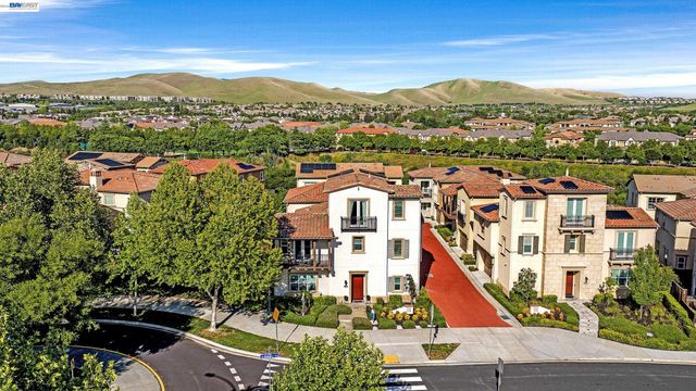 6180 Alpine Blue Dr, San Ramon, CA 94582