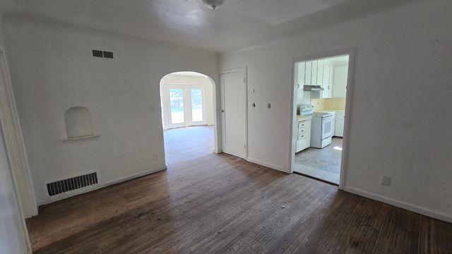 4546 E Nevada Avenue, Fresno, CA 93702