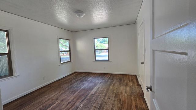 4546 E Nevada Avenue, Fresno, CA 93702