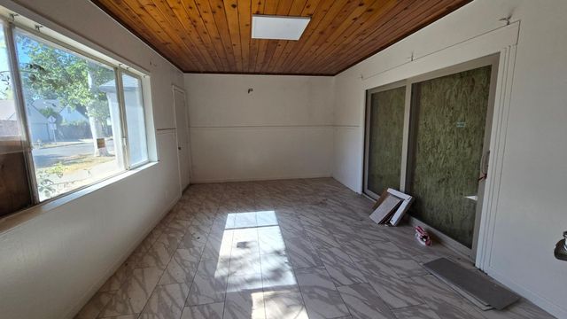 4546 E Nevada Avenue, Fresno, CA 93702