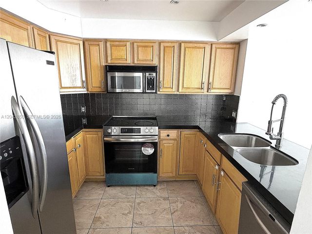 20335 W Country Club Drive 2210, Aventura, FL 33180