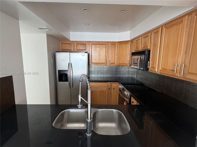 20335 W Country Club Drive 2210, Aventura, FL 33180
