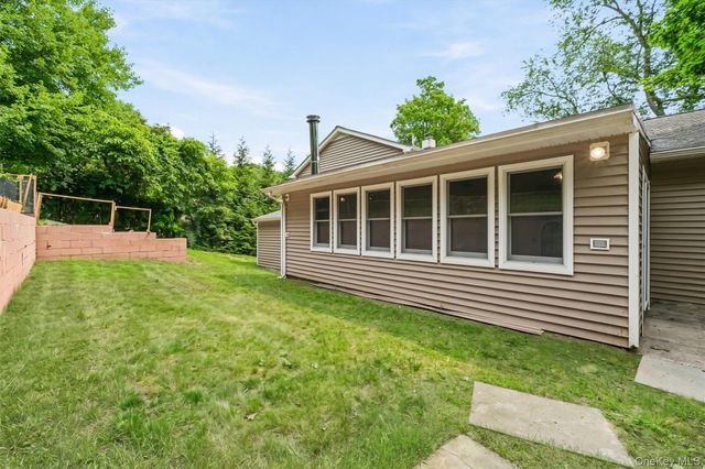 17 Ridge Road, Cortlandt Manor, NY 10567