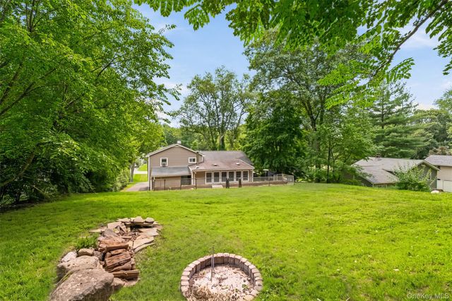 17 Ridge Road, Cortlandt Manor, NY 10567