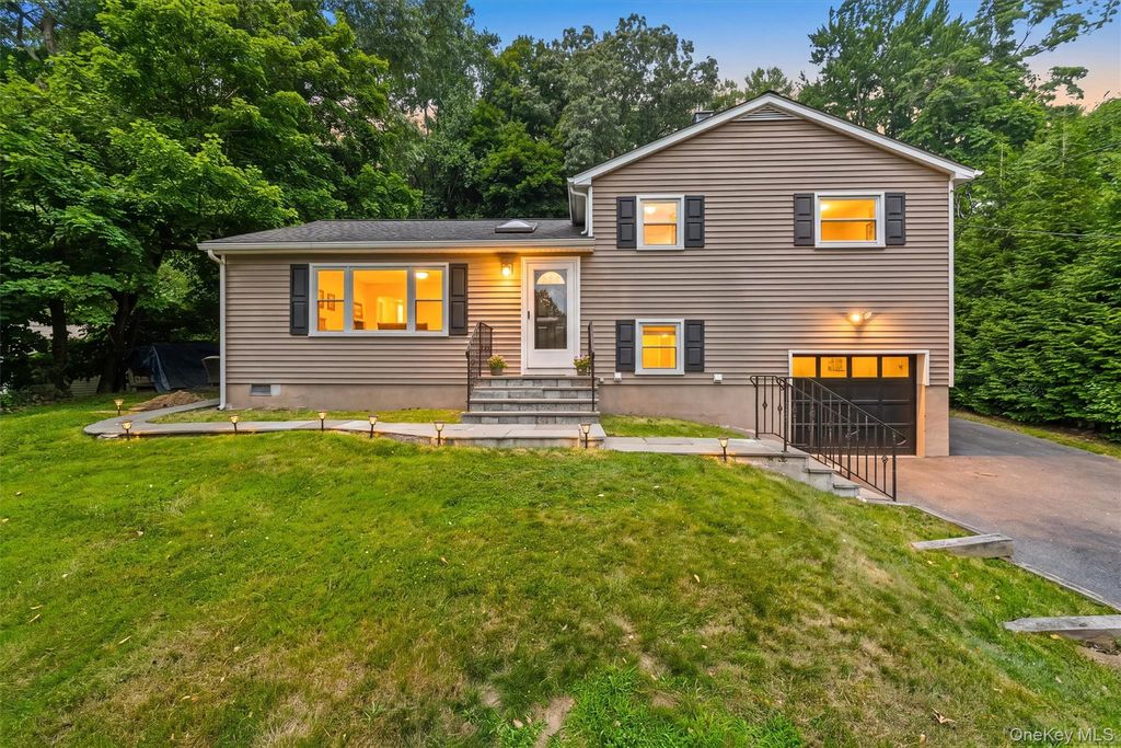 17 Ridge Road, Cortlandt Manor, NY 10567 — photo 2