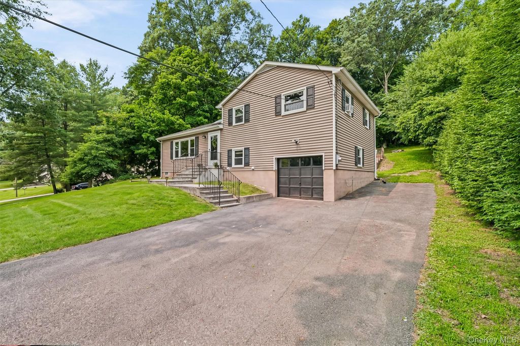 17 Ridge Road, Cortlandt Manor, NY 10567 — photo 4
