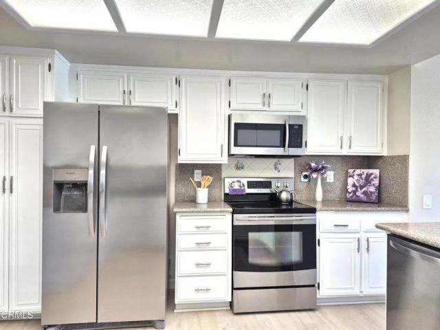 42028 Village 42, Camarillo, CA 93012