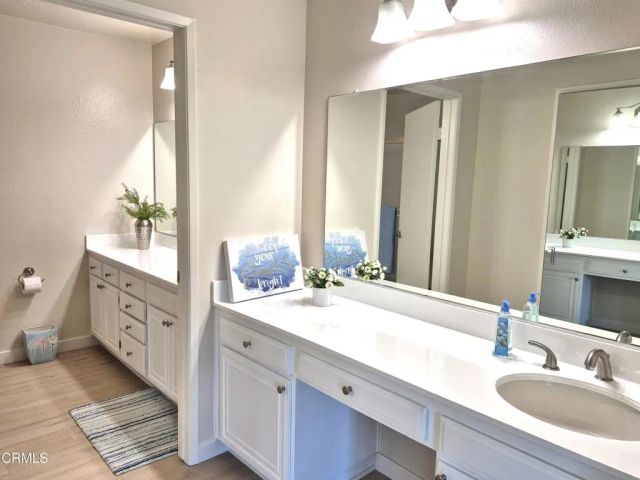 42028 Village 42, Camarillo, CA 93012