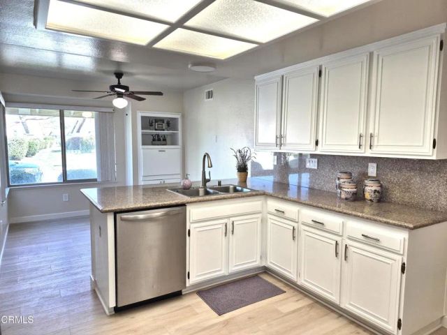 42028 Village 42, Camarillo, CA 93012