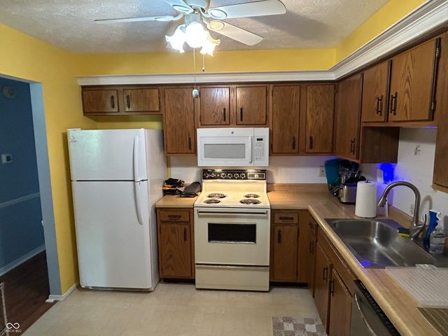 7580 Castleton Farms Drive W 14, Indianapolis, IN 46256